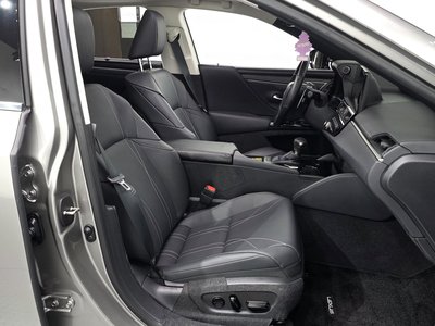 2025 Lexus ES thumbnail 11