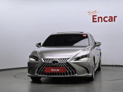 2025 Lexus ES 照片 2
