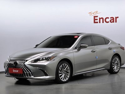2025 Lexus ES 照片 1