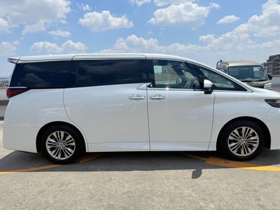 2025 Toyota ALPHARD — миниатюра 29