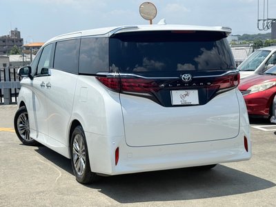 2025 Toyota ALPHARD — фото 7