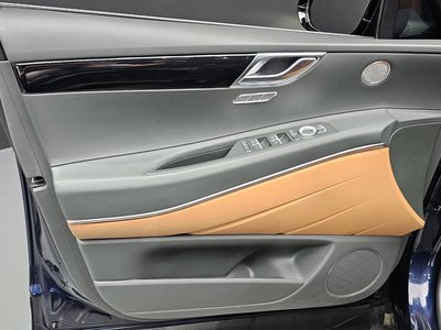 2024 Genesis GV80 thumbnail 14