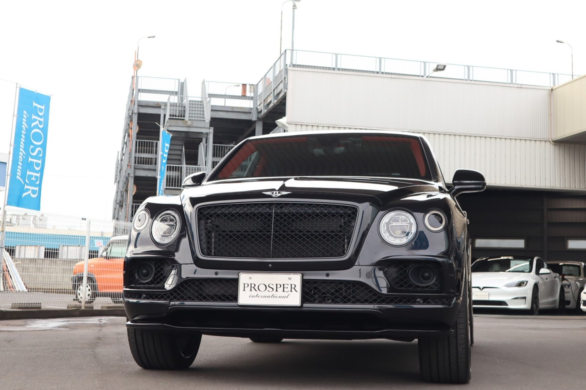 BENTLEY BENTAYGA - View 1