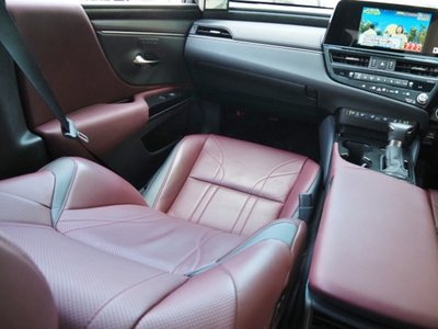 صورة مصغرة 65 لـ 2024 Lexus ES
