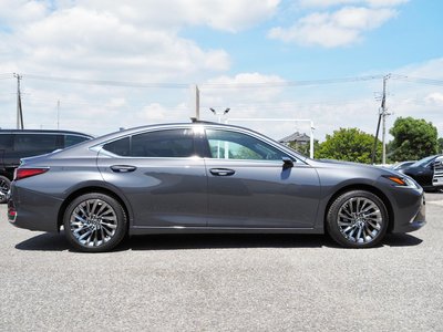 صورة 9 لـ 2024 Lexus ES