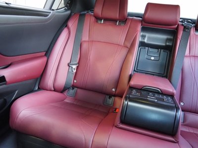 صورة مصغرة 68 لـ 2024 Lexus ES