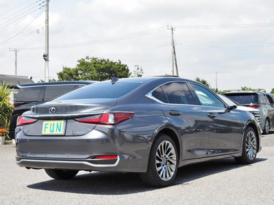 صورة 5 لـ 2024 Lexus ES