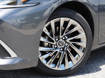 صورة مصغرة 17 لـ 2024 Lexus ES