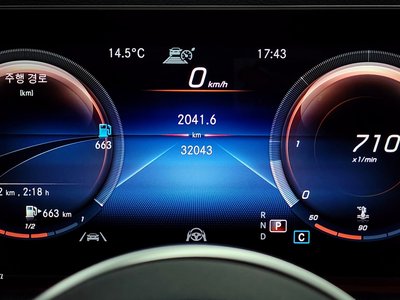 MERCEDES-BENZ GLE - 7