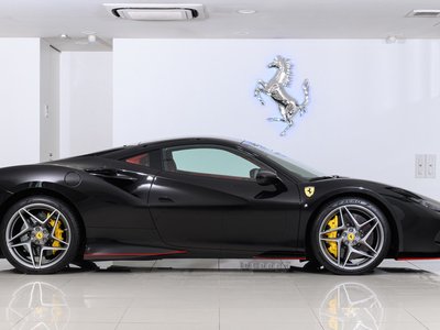 FERRARI F8 TRIBUTO - 8