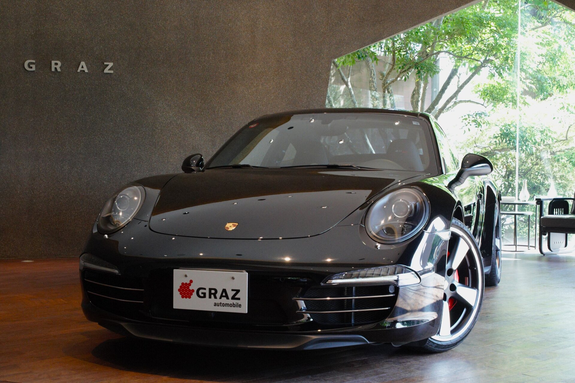 PORSCHE 911 - View 1