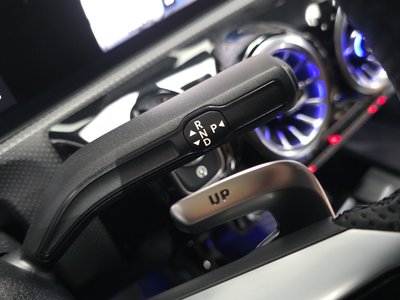 MERCEDES-BENZ CLA - 9