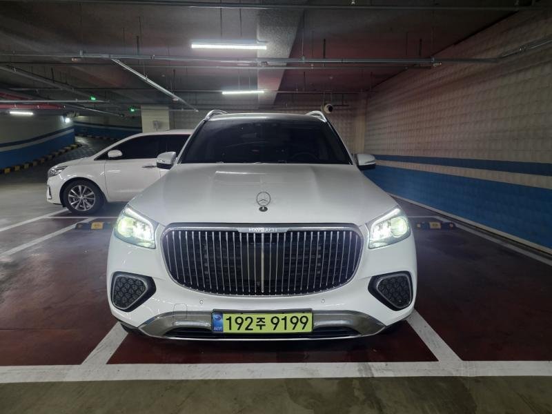 MERCEDES-BENZ GLS - View 1