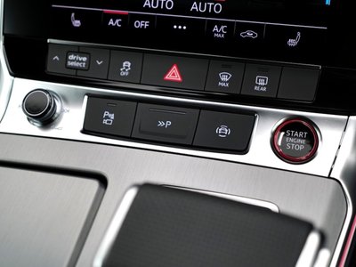 صورة مصغرة 60 لـ 2025 AUDI S6