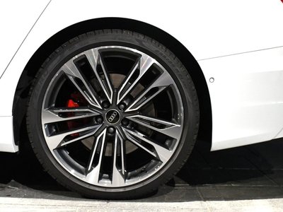 صورة مصغرة 133 لـ 2025 AUDI S6