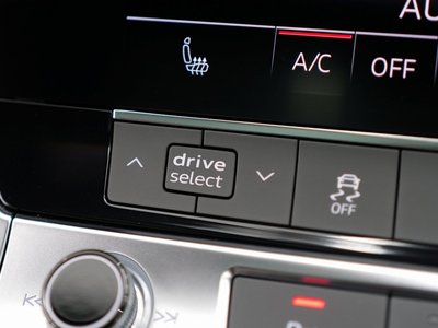 صورة مصغرة 63 لـ 2025 AUDI S6