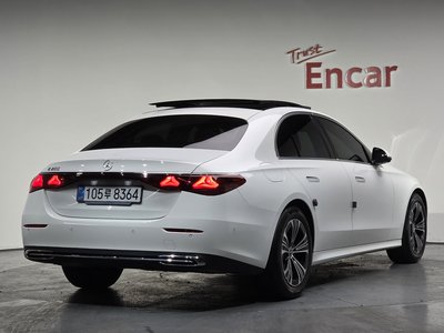 MERCEDES-BENZ E-CLASS - 3