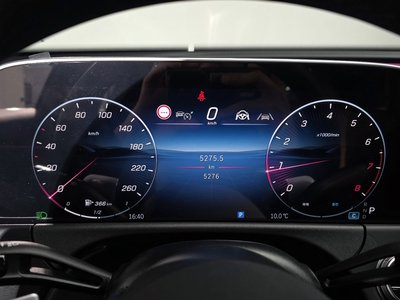 MERCEDES-BENZ E-CLASS - 8