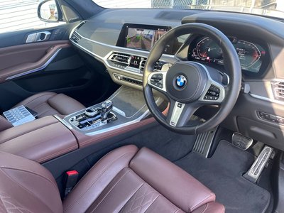2022 BMW X7 — миниатюра 17