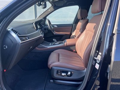 2022 BMW X7 — миниатюра 28