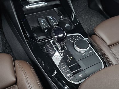 صورة 9 لـ 2024 BMW X3