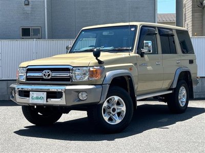 TOYOTA LAND CRUISER 70 - 2