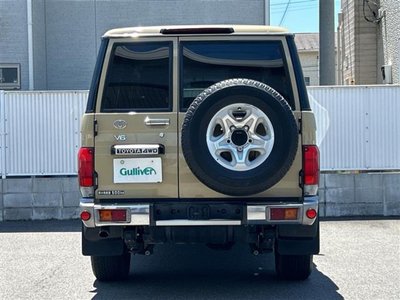 TOYOTA LAND CRUISER 70 - 8