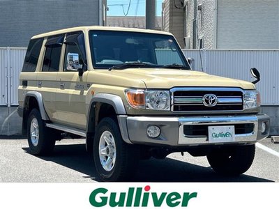 TOYOTA LAND CRUISER 70 - 1