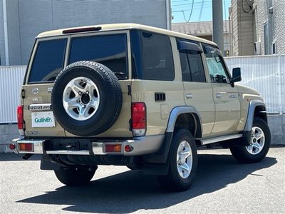 TOYOTA LAND CRUISER 70 - 7