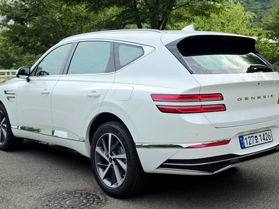2025 Genesis GV80 photo 7