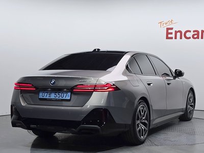 صورة 4 لـ 2025 BMW I5