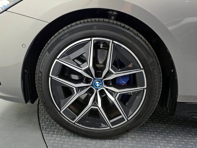 صورة 6 لـ 2025 BMW I5