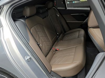 صورة مصغرة 12 لـ 2025 BMW I5