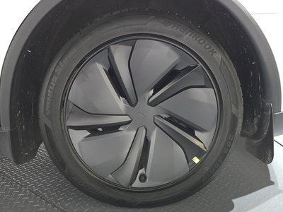 TESLA MODEL Y - 8