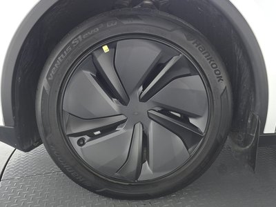 TESLA MODEL Y - 6