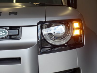 LAND ROVER DEFENDER - 9