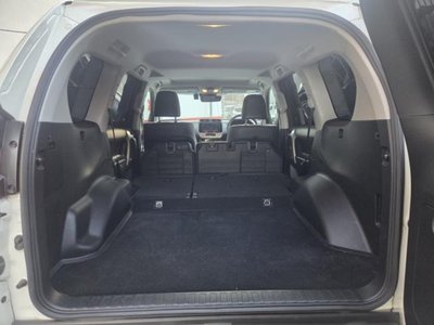 TOYOTA LAND CRUISER PRADO - 9