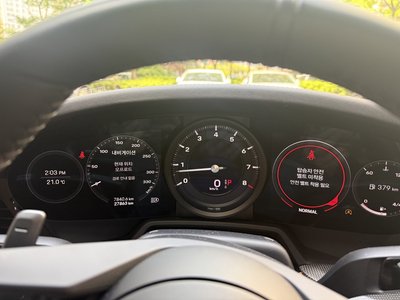 PORSCHE 911 - 8
