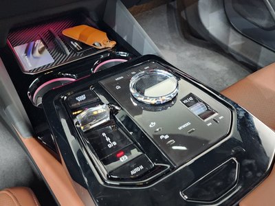صورة 9 لـ 2026 BMW I5
