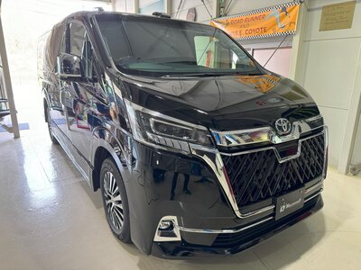 TOYOTA GRAND ACE