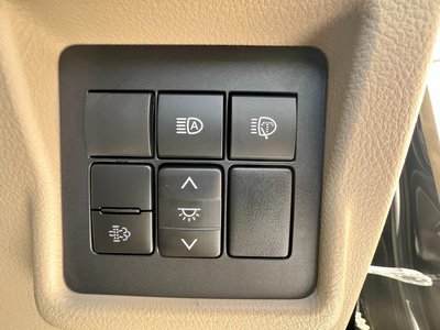 TOYOTA LAND CRUISER PRADO - 9