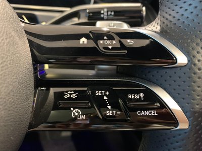 2025 MERCEDES-BENZ C-CLASS — миниатюра 28