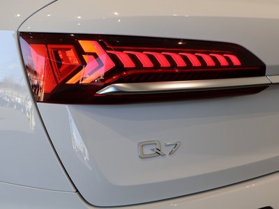 AUDI Q7 - 7