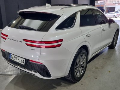 صورة 4 لـ 2021 Genesis GV70