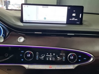 صورة 10 لـ 2021 Genesis GV70