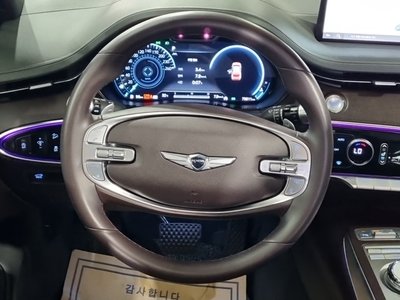 صورة 9 لـ 2021 Genesis GV70