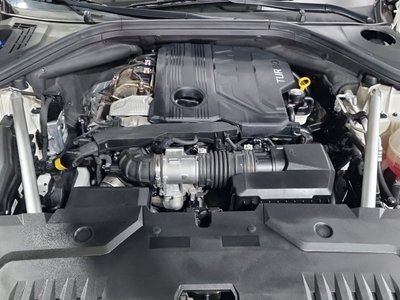 صورة 7 لـ 2021 Genesis GV70