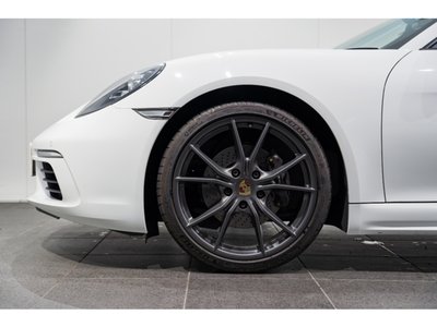 2018 Porsche 718 photo 10