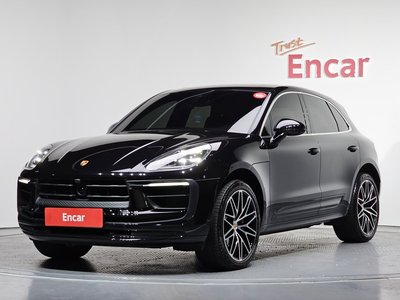 PORSCHE MACAN - 1