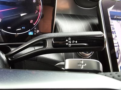 MERCEDES-BENZ GLC - 9